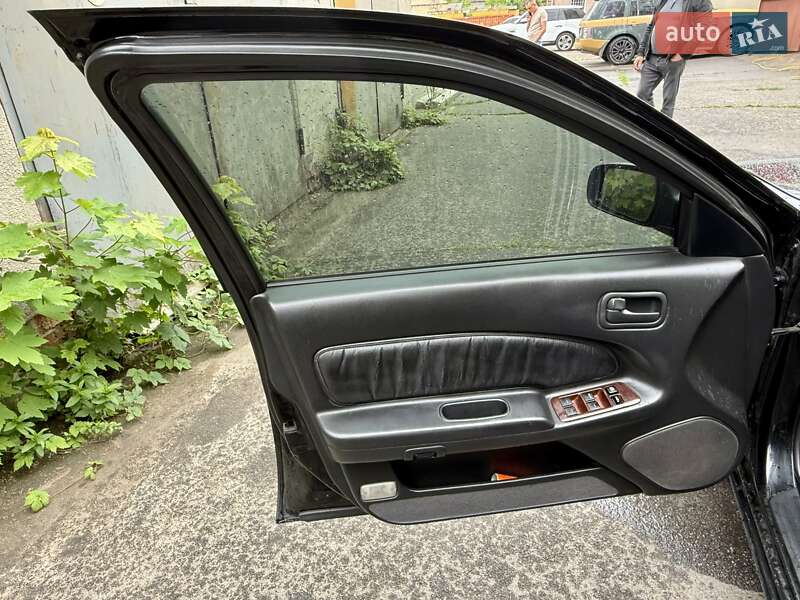 Седан Nissan Maxima 1996 в Одессе