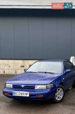 Седан Nissan Maxima 1993 в Львове