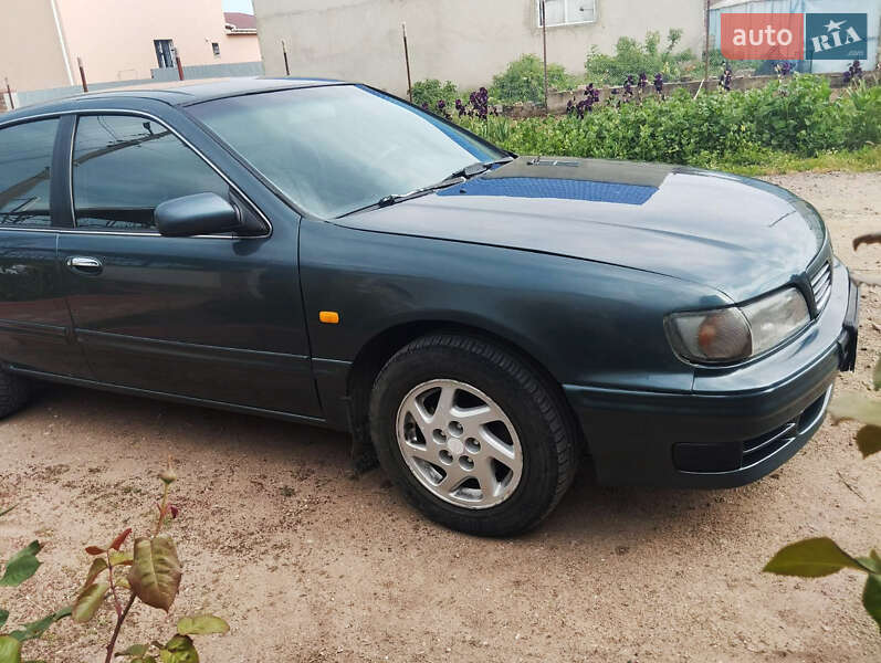 Седан Nissan Maxima 1996 в Одессе