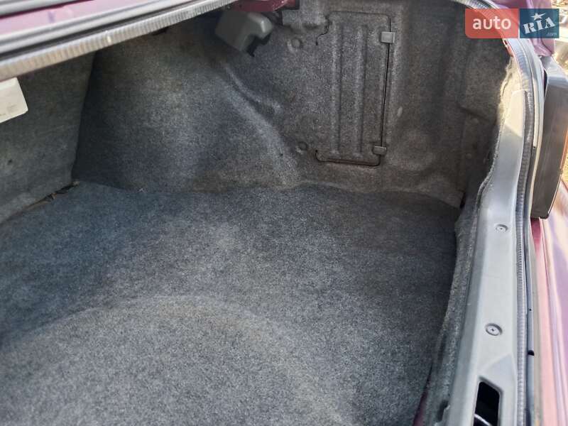 Седан Nissan Maxima 1993 в Чорноморську