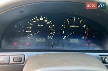 Седан Nissan Maxima 2000 в 