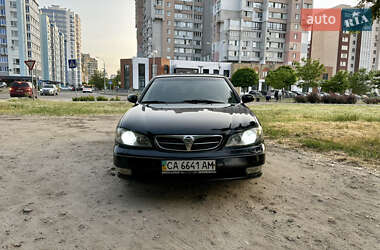 Седан Nissan Maxima 2004 в 