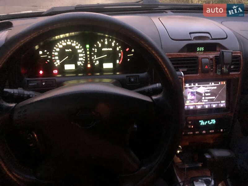 Седан Nissan Maxima 2003 в Ужгороде