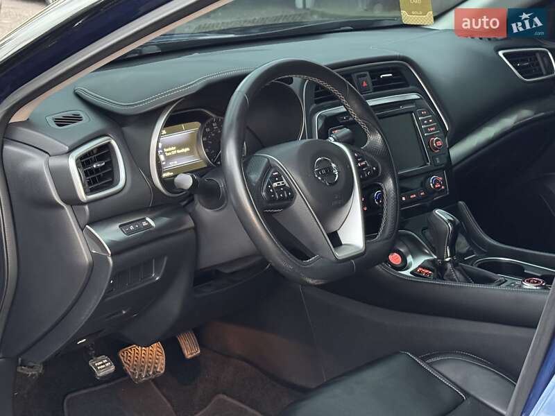 Седан Nissan Maxima 2018 в Запоріжжі