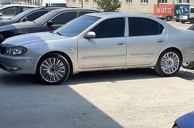 Седан Nissan Maxima 2003 в Виноградові