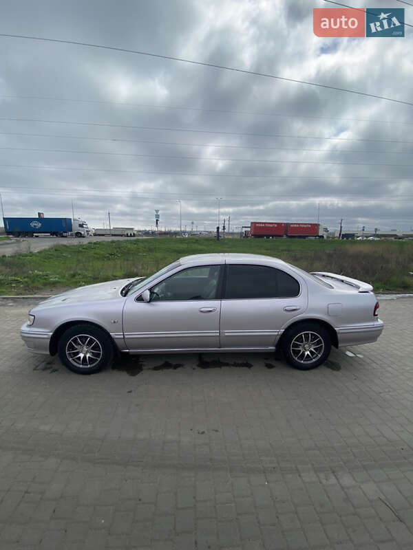 Седан Nissan Maxima 1995 в Беляевке