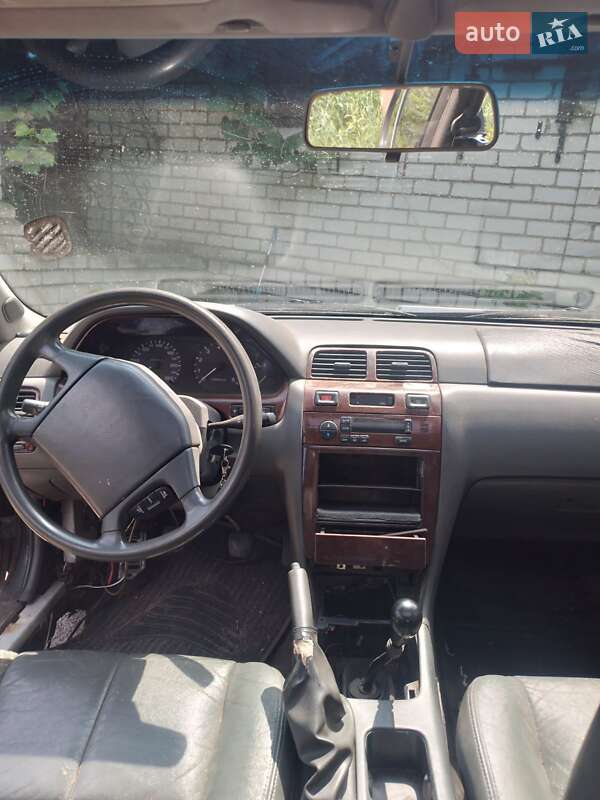 Седан Nissan Maxima 1997 в Харькове