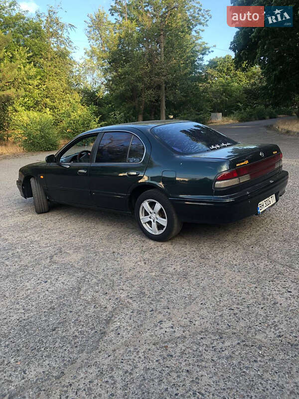 Седан Nissan Maxima 1995 в Одесі