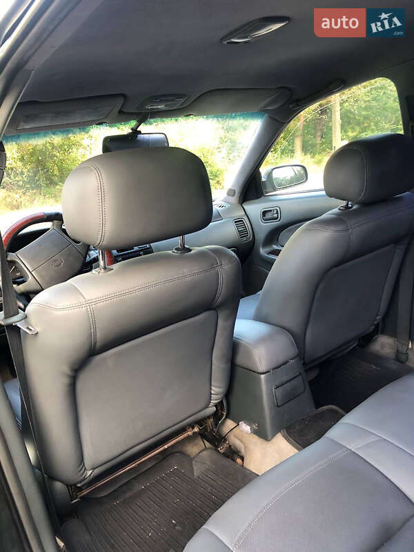 Седан Nissan Maxima 1995 в Одесі