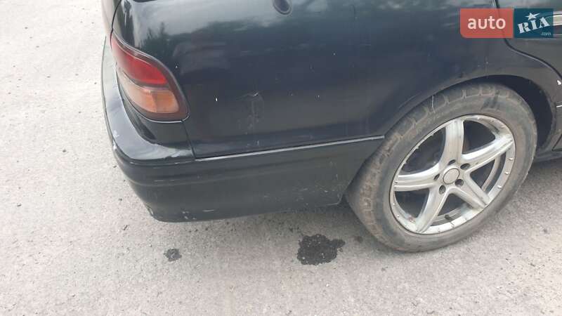 Седан Nissan Maxima 1996 в Днепре