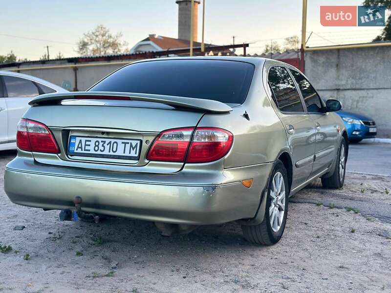Седан Nissan Maxima 2000 в Днепре