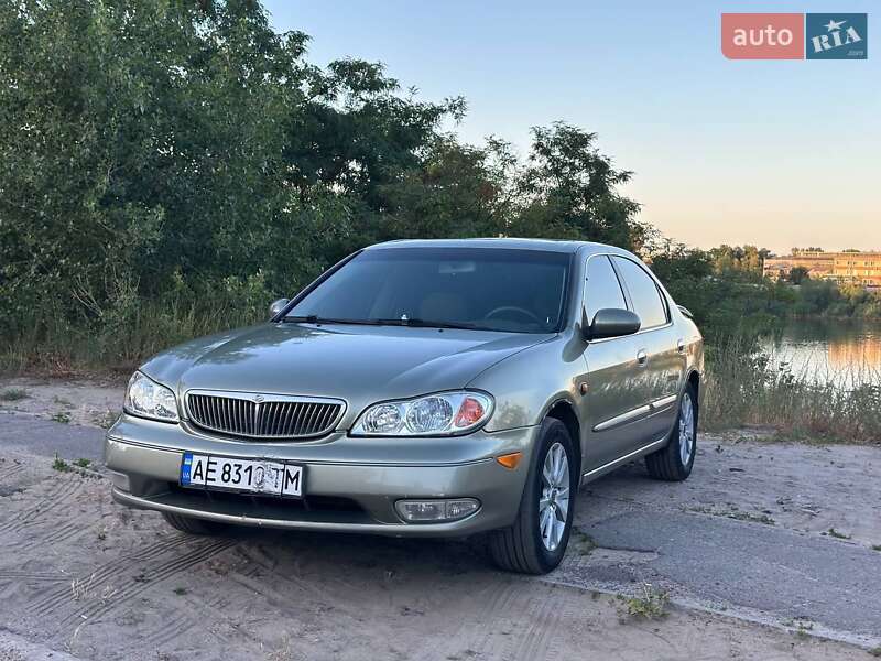 Седан Nissan Maxima 2000 в Днепре