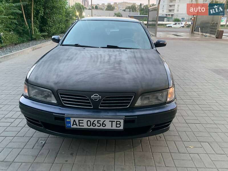 Седан Nissan Maxima 1997 в Днепре