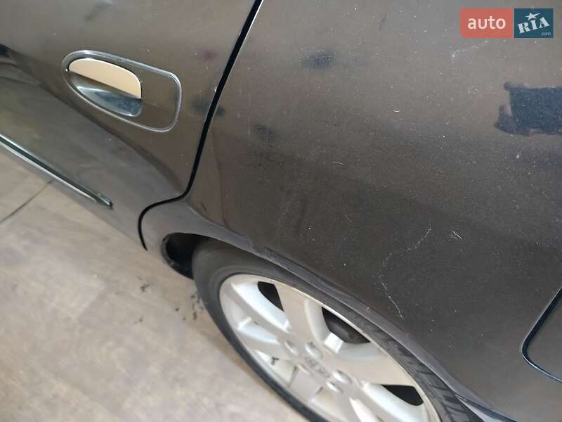 Седан Nissan Maxima 2002 в Одессе