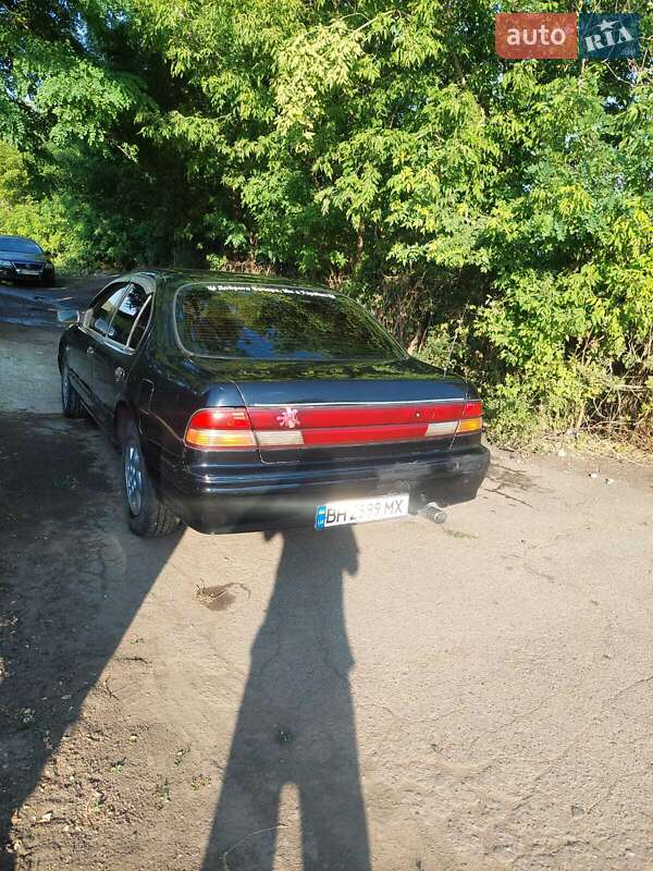 Седан Nissan Maxima 1995 в Одессе
