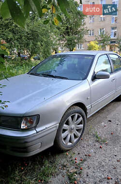 Седан Nissan Maxima 1997 в Дрогобыче