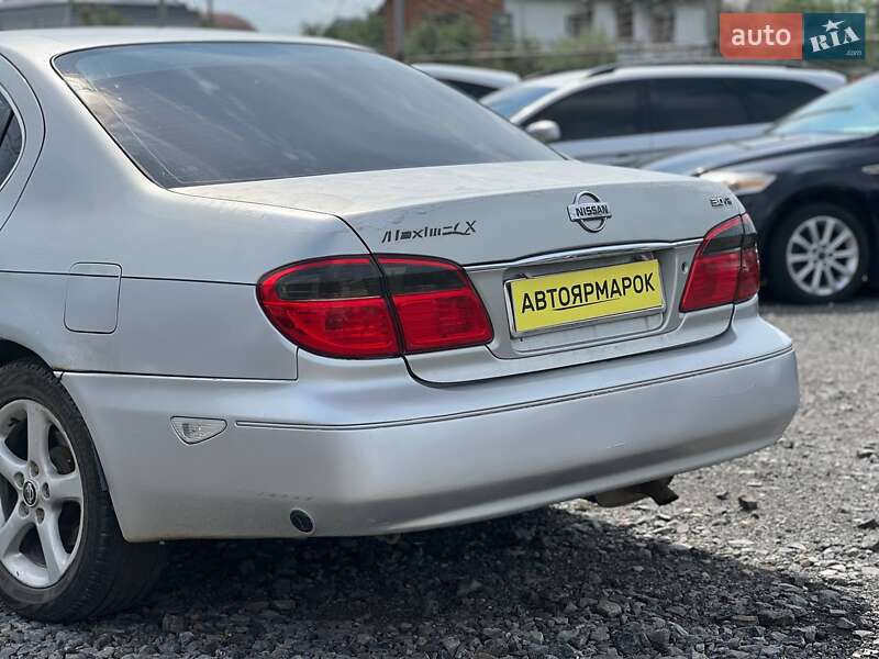 Седан Nissan Maxima 2002 в Ужгороде