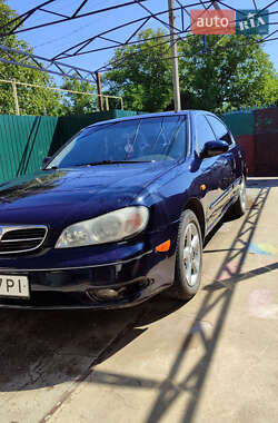 Седан Nissan Maxima 2000 в Раздельной