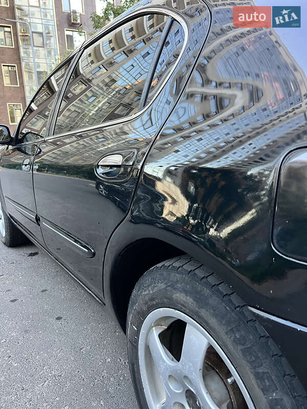 Седан Nissan Maxima 2003 в Умани