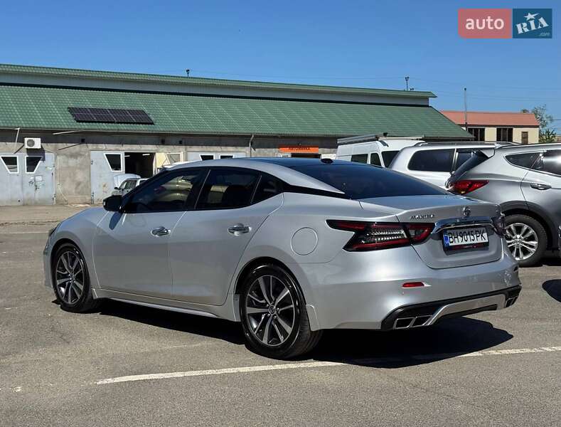 Седан Nissan Maxima 2019 в Измаиле