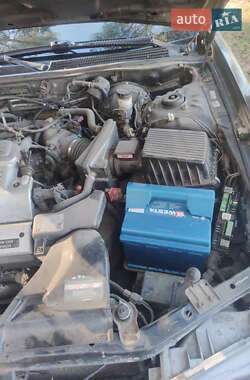 Седан Nissan Maxima 1995 в  фото 10 Седан Nissan Maxima 1995 в