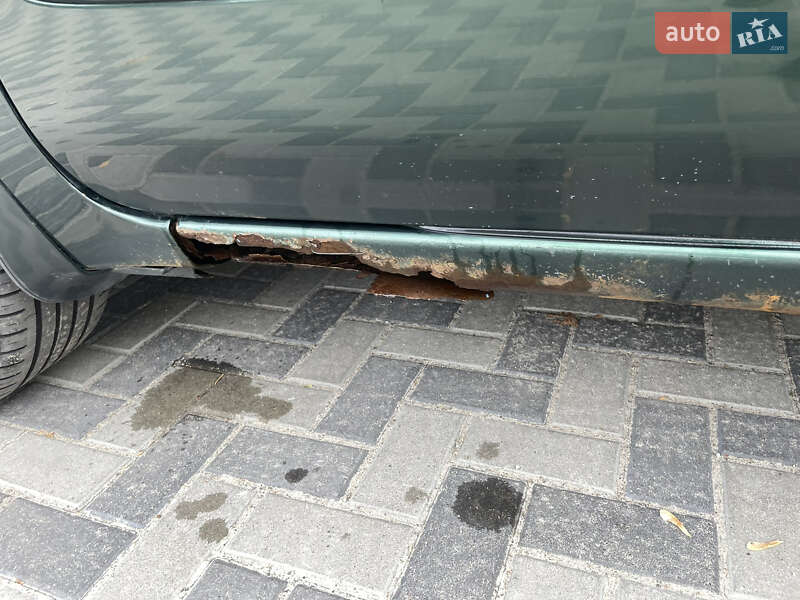 Седан Nissan Maxima 2000 в Києві