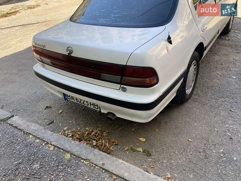 Седан Nissan Maxima 1995 в Запорожье