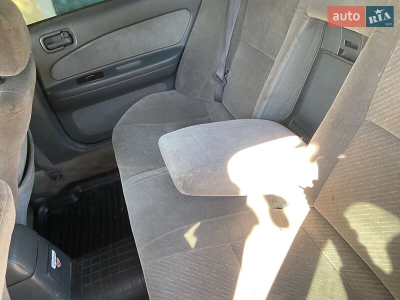 Седан Nissan Maxima 1995 в Запорожье