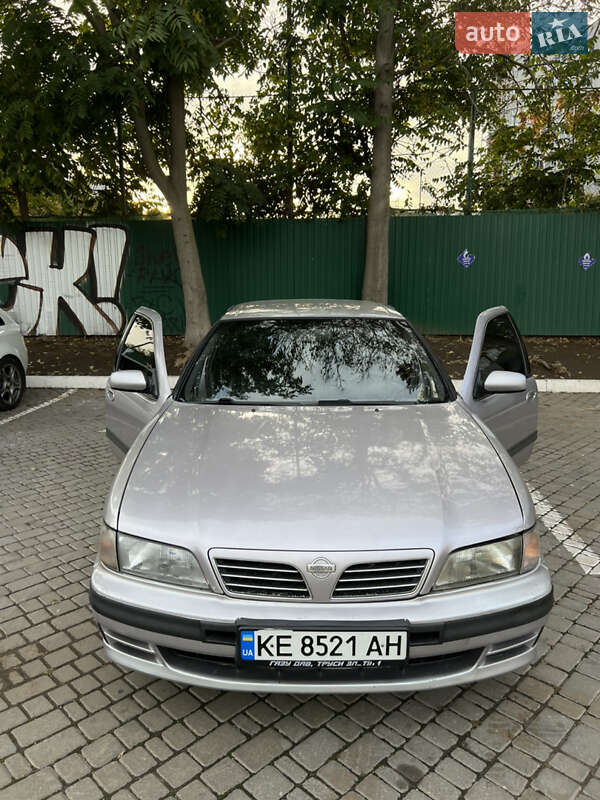 Седан Nissan Maxima 1995 в Одессе