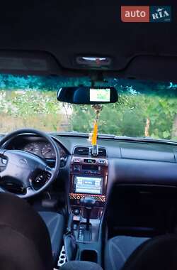 Седан Nissan Maxima 2000 в Вараше