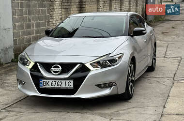 Седан Nissan Maxima 2017 в Ровно