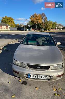 Седан Nissan Maxima 1995 в Звенигородке