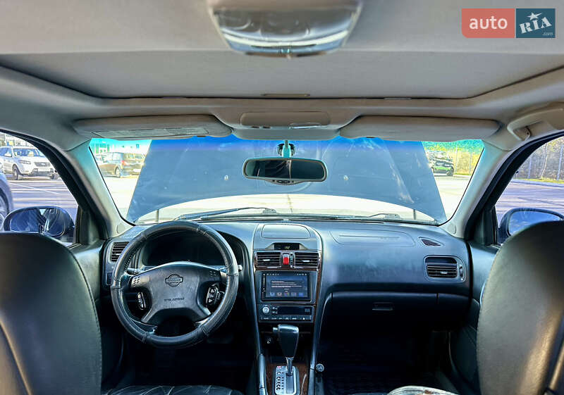 Седан Nissan Maxima 2000 в Одессе