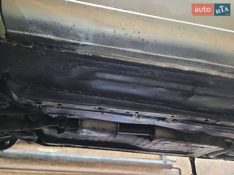 Седан Nissan Maxima 1997 в Одесі