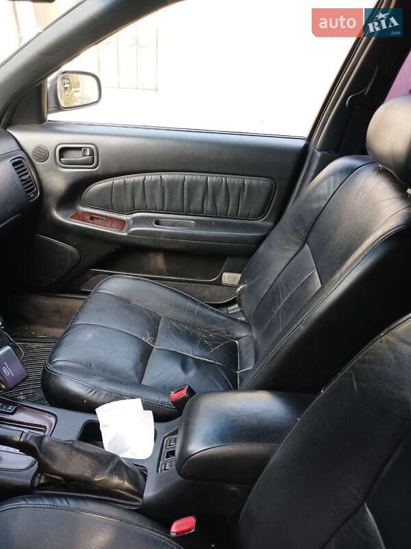 Седан Nissan Maxima 1998 в Полтаве