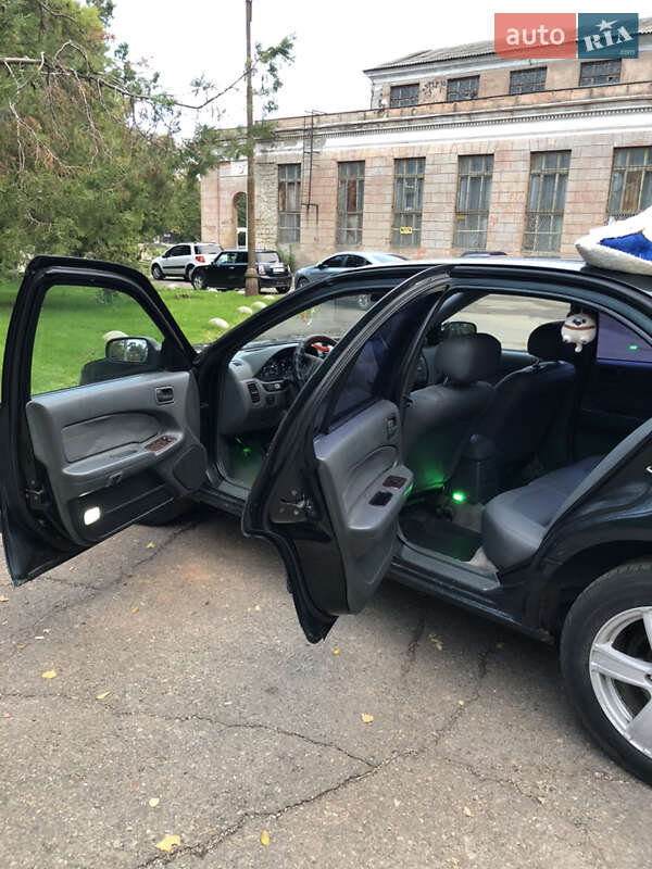 Седан Nissan Maxima 1995 в Одессе