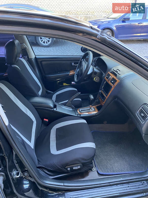 Седан Nissan Maxima 2004 в Ужгороде