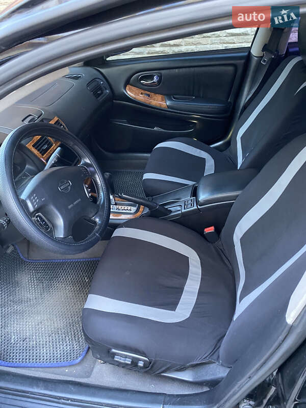 Седан Nissan Maxima 2004 в Ужгороде