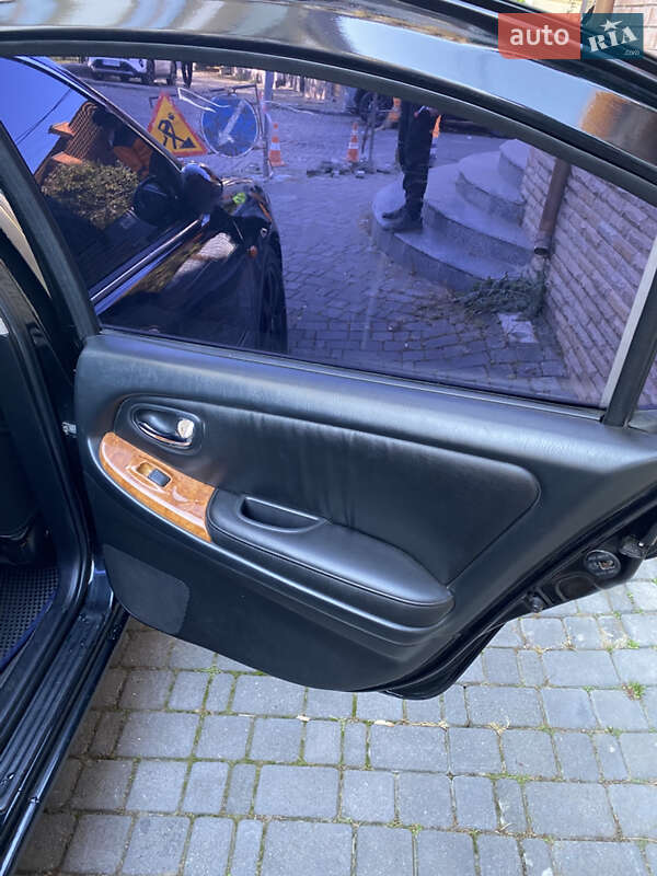 Седан Nissan Maxima 2004 в Ужгороде