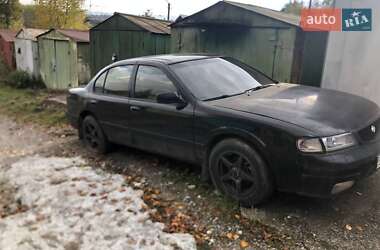 Седан Nissan Maxima 1995 в Львове