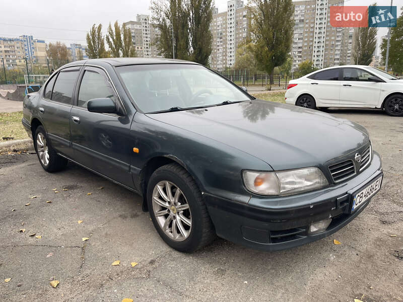 Седан Nissan Maxima 1999 в Киеве