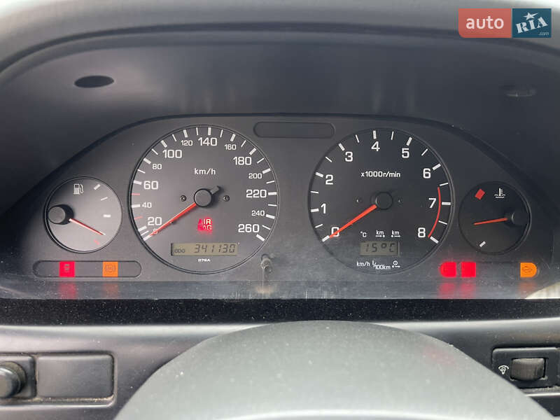 Седан Nissan Maxima 1999 в Киеве