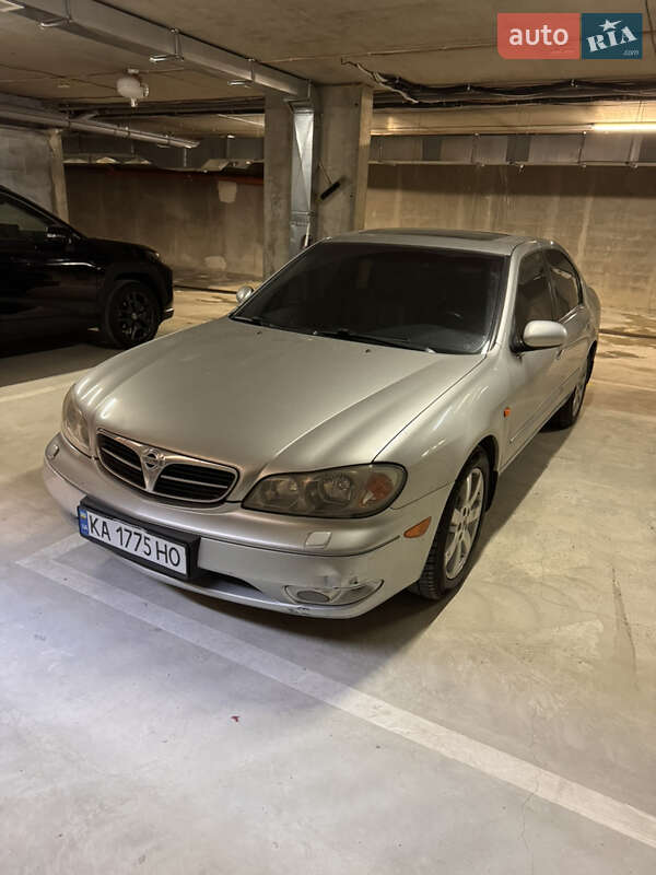 Седан Nissan Maxima 2003 в Львове