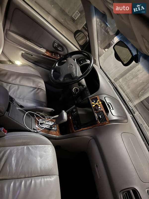 Седан Nissan Maxima 2003 в Львове