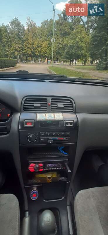 Седан Nissan Maxima 1998 в Каменском