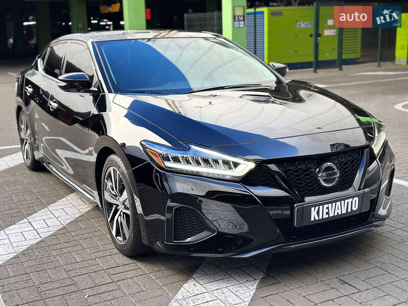 Седан Nissan Maxima 2019 в Киеве