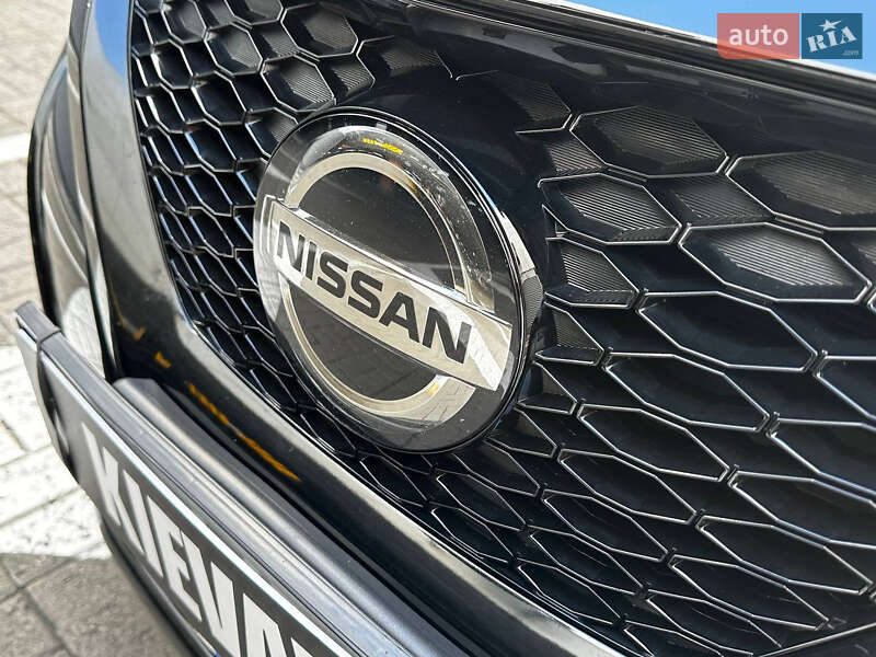 Седан Nissan Maxima 2019 в Киеве