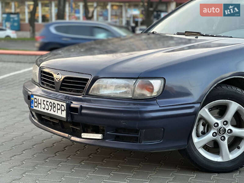 Седан Nissan Maxima 1998 в Одессе