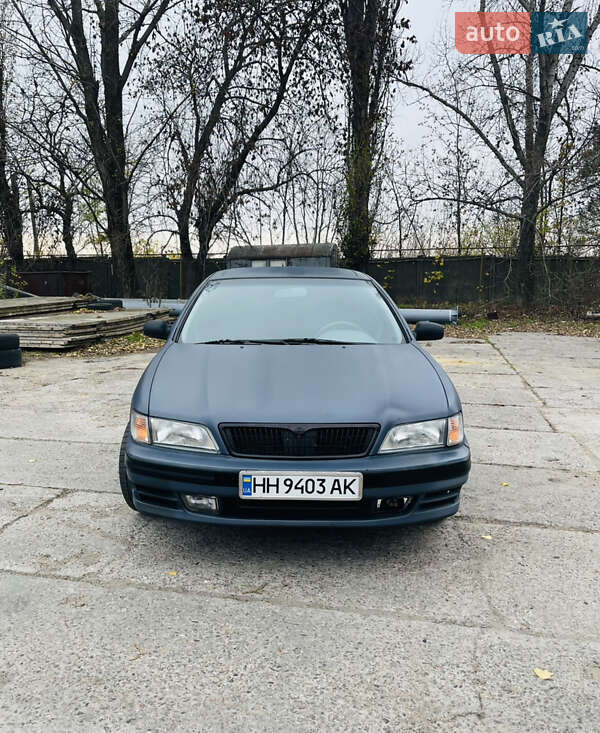 Седан Nissan Maxima 1997 в Одессе