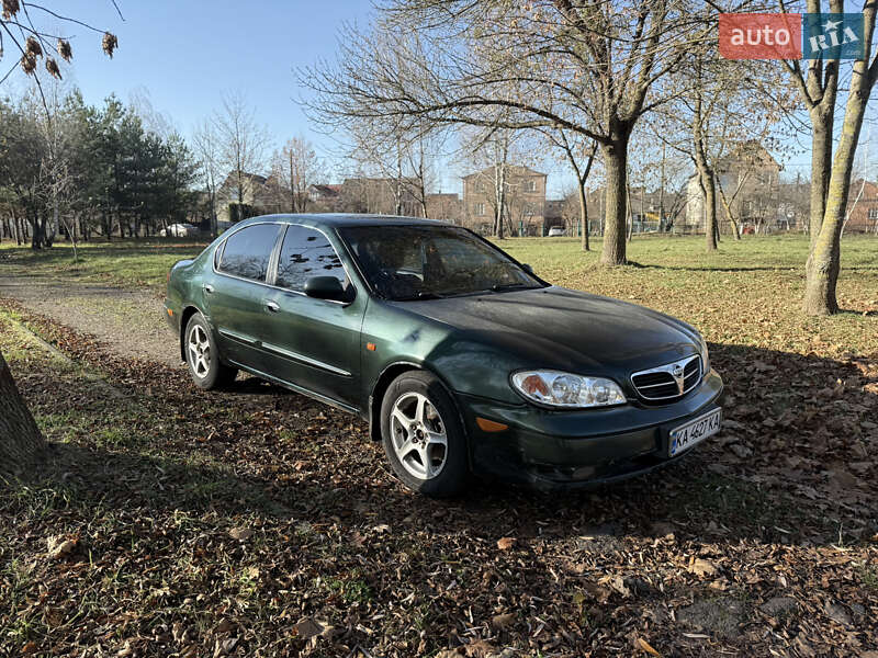 Седан Nissan Maxima 2001 в Ровно
